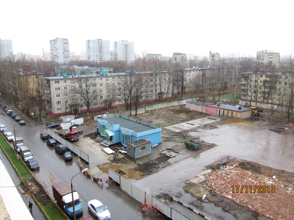 Общий вид площадки с соседнего дома 18/2